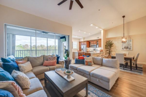 Elegant Naples Condo with Golf View and Community Pool